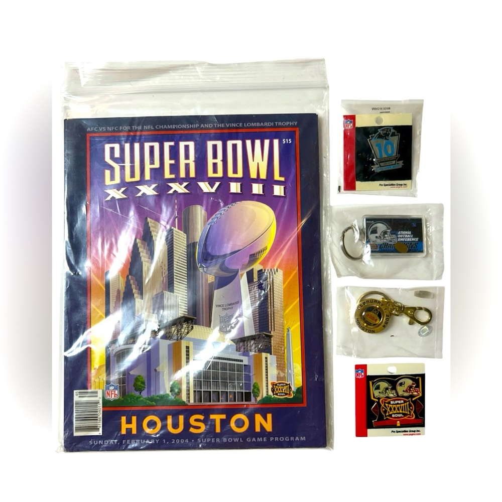 Super Bowl 2004 sealed Magazine with 4 Pins